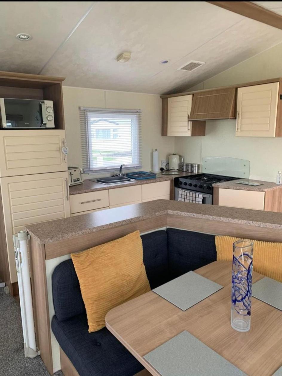 8 Berth 3 Bed Caravan Golden Palm Ml9 Chapel Saint Leonards Esterno foto
